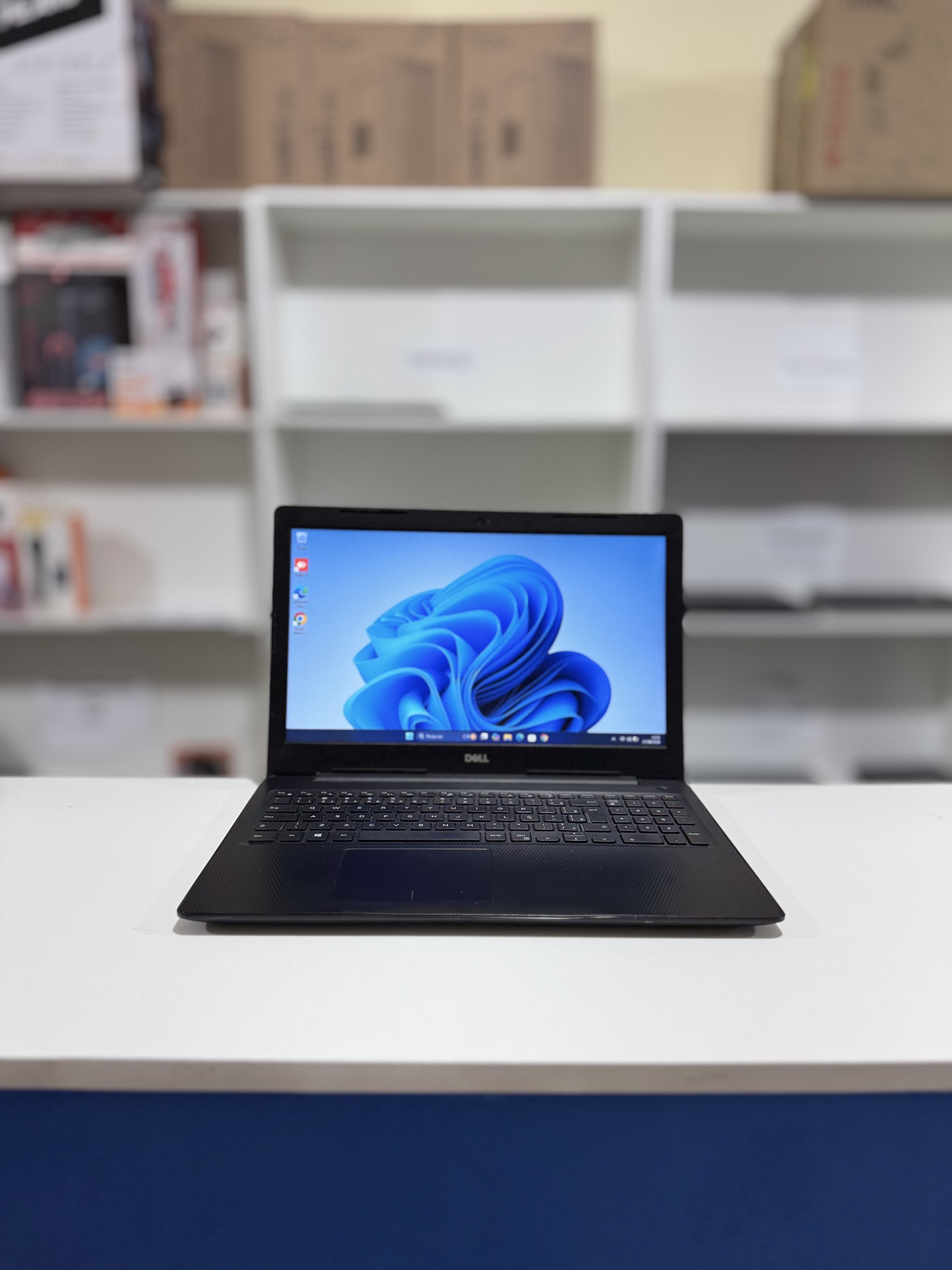 Dell ISPIRON 3583
