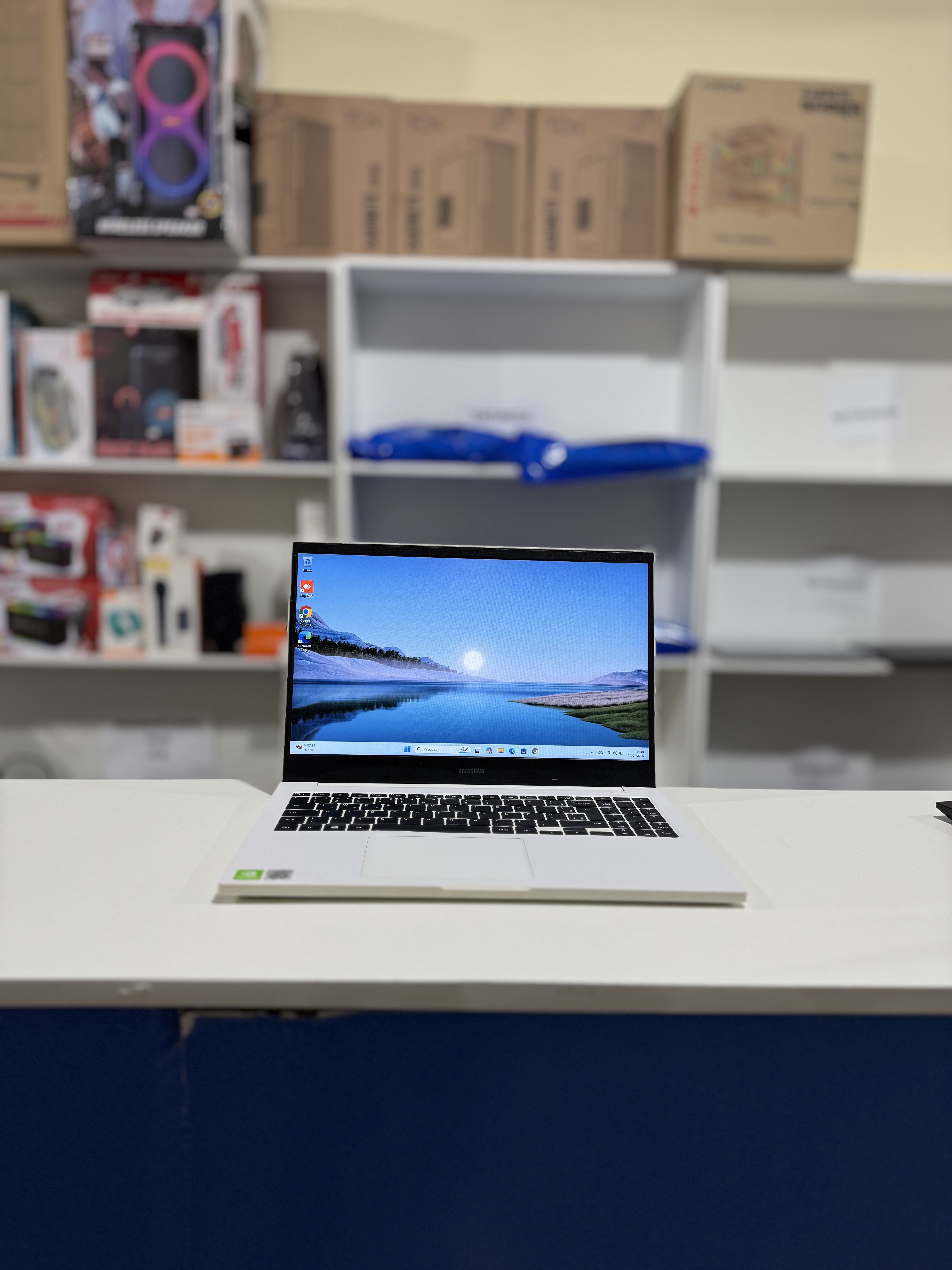 SAMSUNG BOOK X40