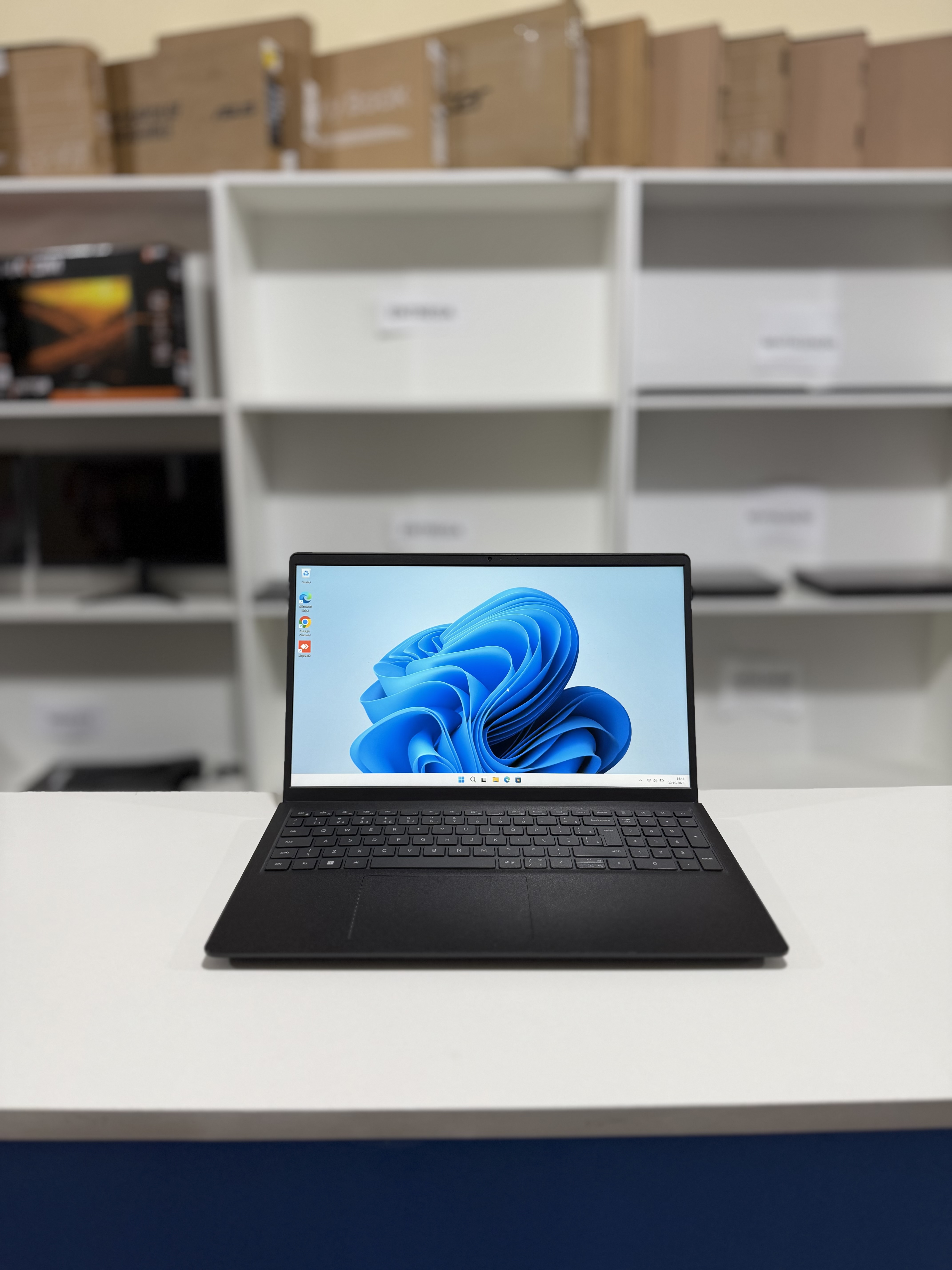 Dell INSPIRON 15 3520